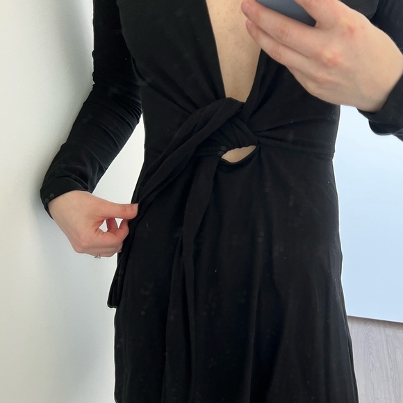 Reformation deep v mini dress - Picture 2 of 2